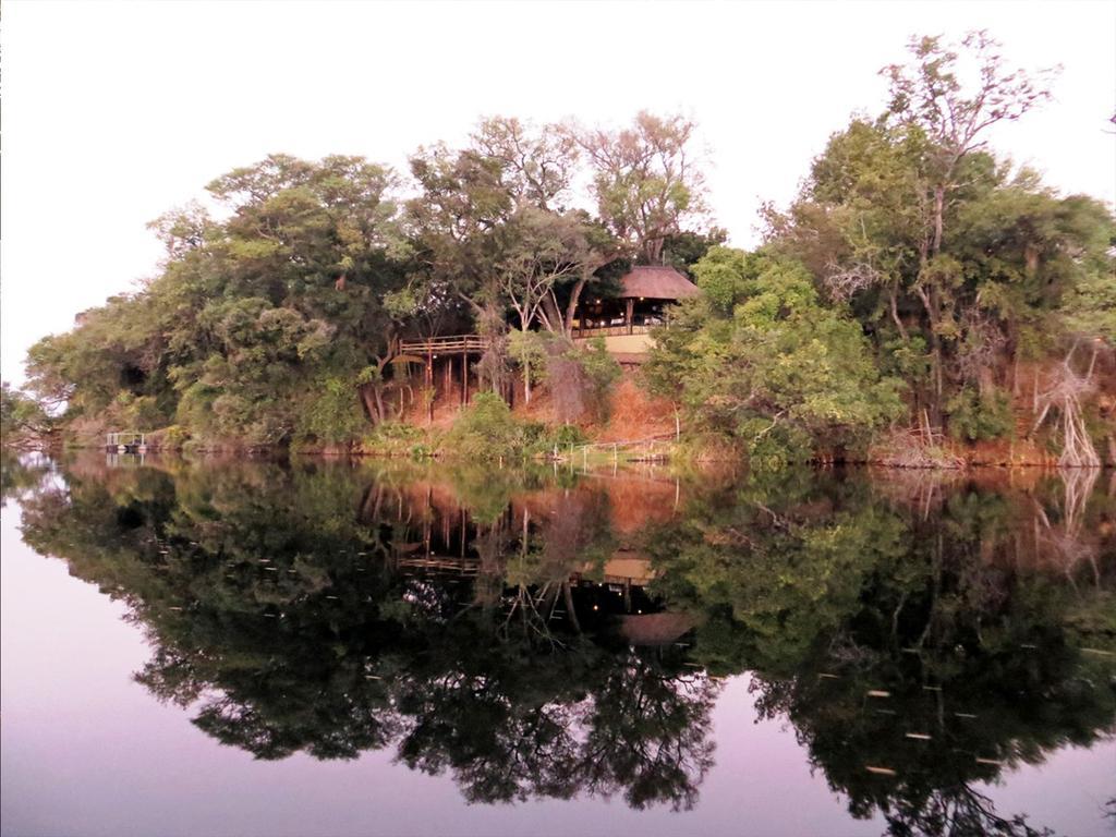Gondwana Namushasha River Lodge Kongola Room photo